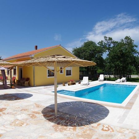 House Oliva, Sveti Kirin Βίλα Svetvinčenat Εξωτερικό φωτογραφία