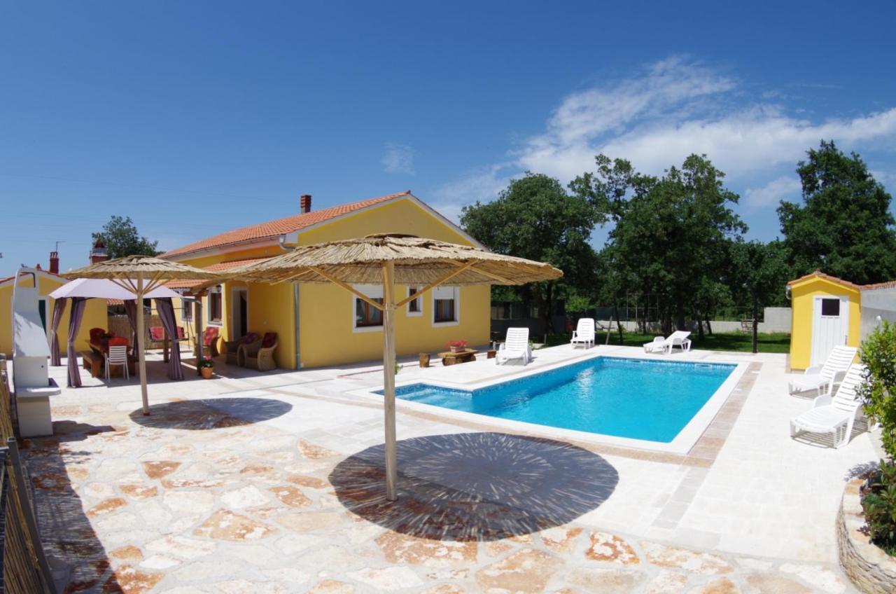 House Oliva, Sveti Kirin Βίλα Svetvinčenat Εξωτερικό φωτογραφία