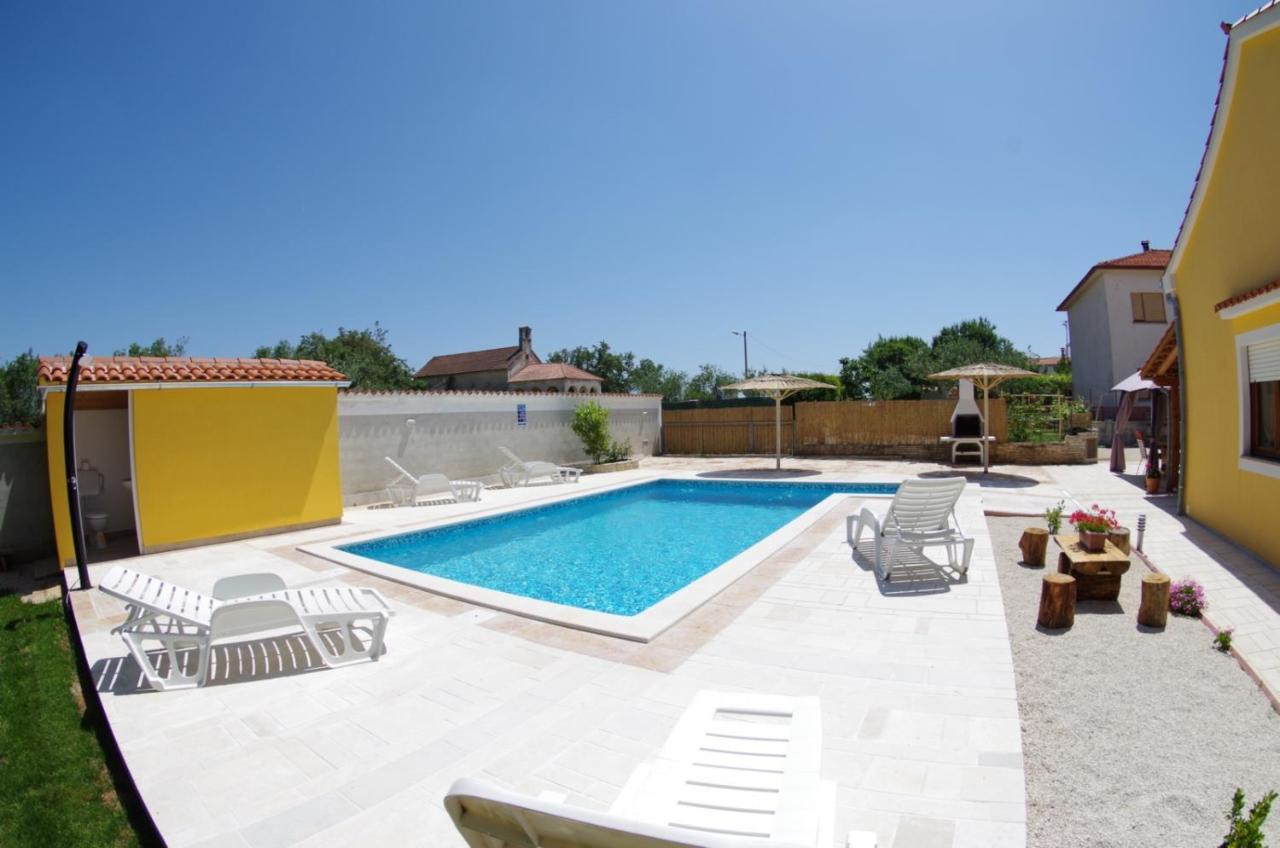 House Oliva, Sveti Kirin Βίλα Svetvinčenat Εξωτερικό φωτογραφία