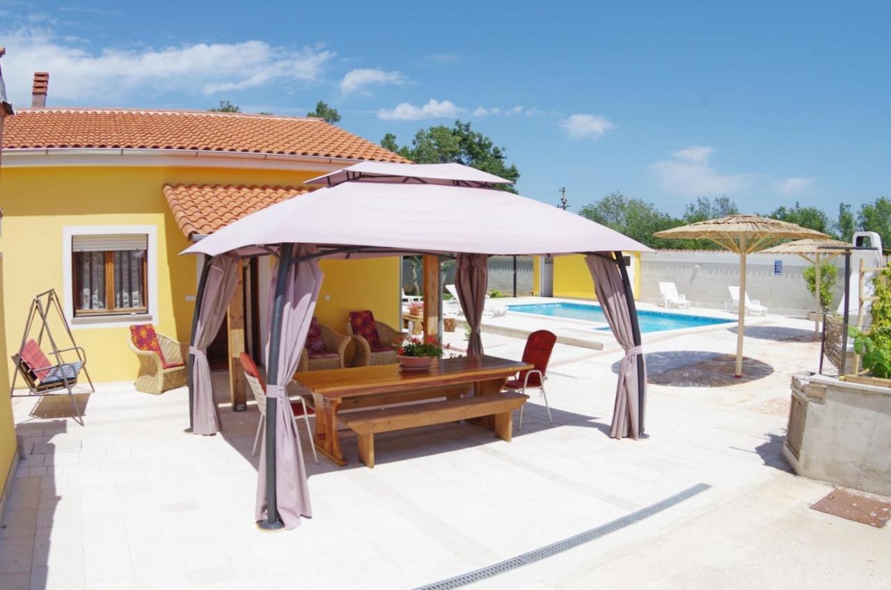 House Oliva, Sveti Kirin Βίλα Svetvinčenat Εξωτερικό φωτογραφία