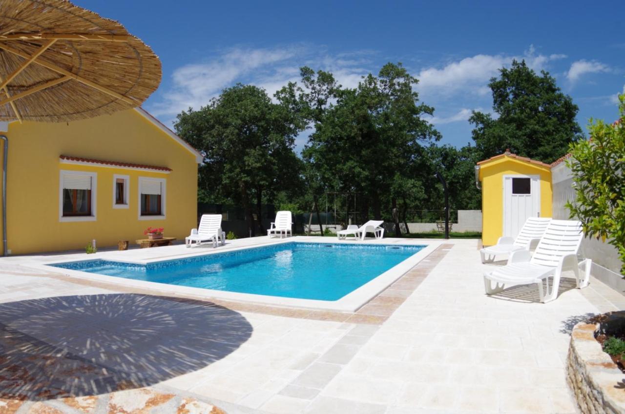 House Oliva, Sveti Kirin Βίλα Svetvinčenat Εξωτερικό φωτογραφία