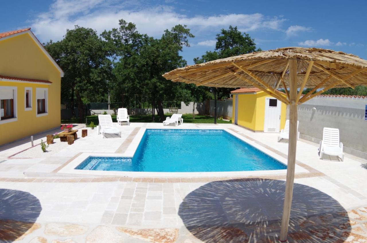 House Oliva, Sveti Kirin Βίλα Svetvinčenat Εξωτερικό φωτογραφία